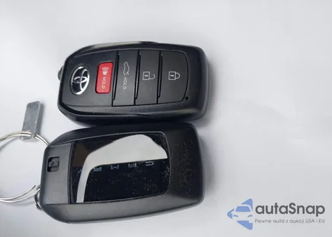 2025 Toyota Camry Le z USA, uszkodzony, nr VIN 4T1DBADK9SU017951